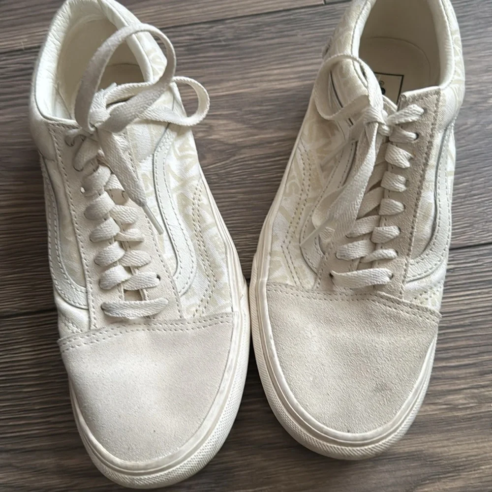 Vans Old Skool PLATFORM Tonal logo sneakers size 8